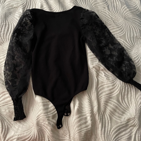 Vibe Sportswear See-through Mesh sheer Puff - Picture 4 of 8